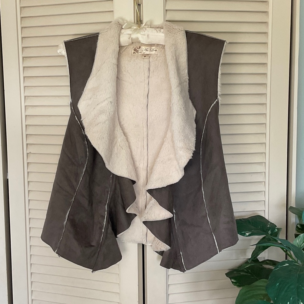 Au Lieu Gray and Cream Faux Suede/Shearling Vest